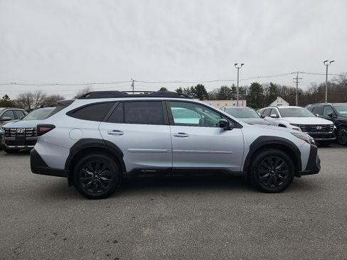 Used 2023 Subaru Outback Onyx Edition XT AWD/4WD image 3
