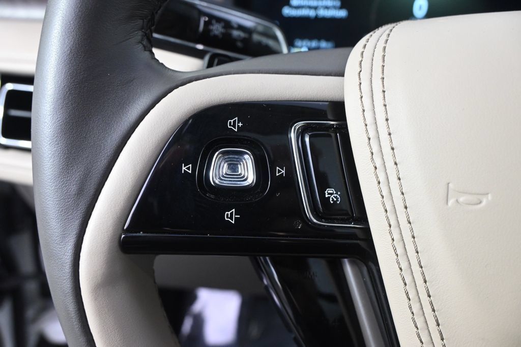 Used 2023 Lincoln Aviator Reserve w/ Equipment Group 201A AWD/4WD image 33