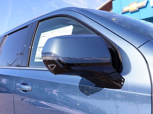 New 2026 Chevrolet Suburban High Country image 2