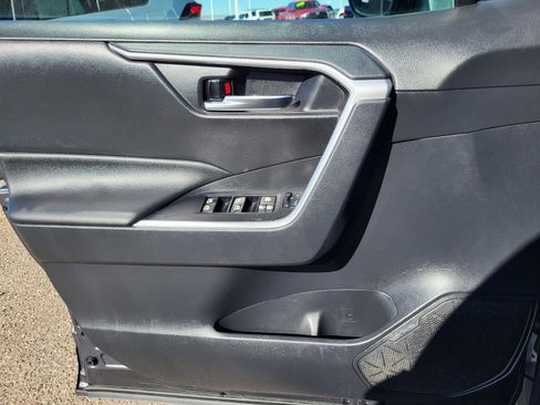 Used 2019 Toyota RAV4 XLE image 14