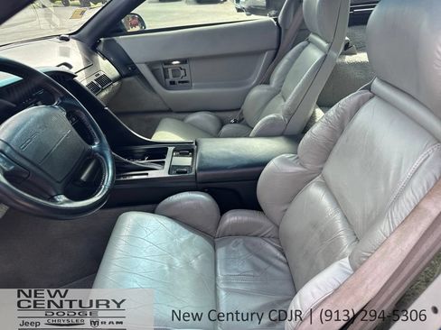Used 1992 Chevrolet Corvette Coupe RWD image 7