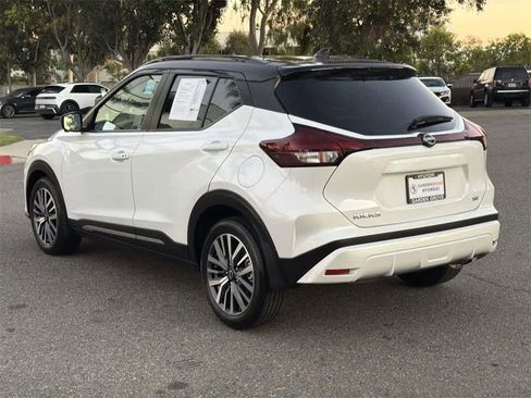 Used 2023 Nissan Kicks SR w/ SR Premium Package image 6