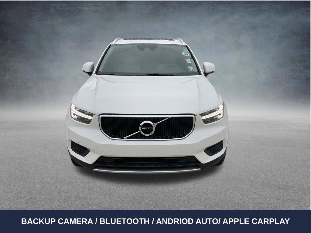 Used 2020 Volvo XC40 T4 Momentum FWD image 2