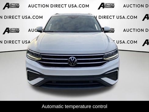 Used 2022 Volkswagen Tiguan SE image 2