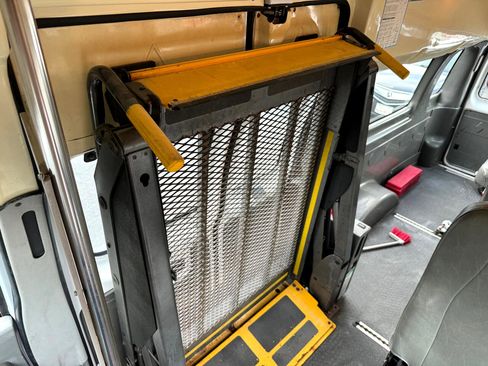 Used 2009 Ford E-250 and Econoline 250 Extended image 14