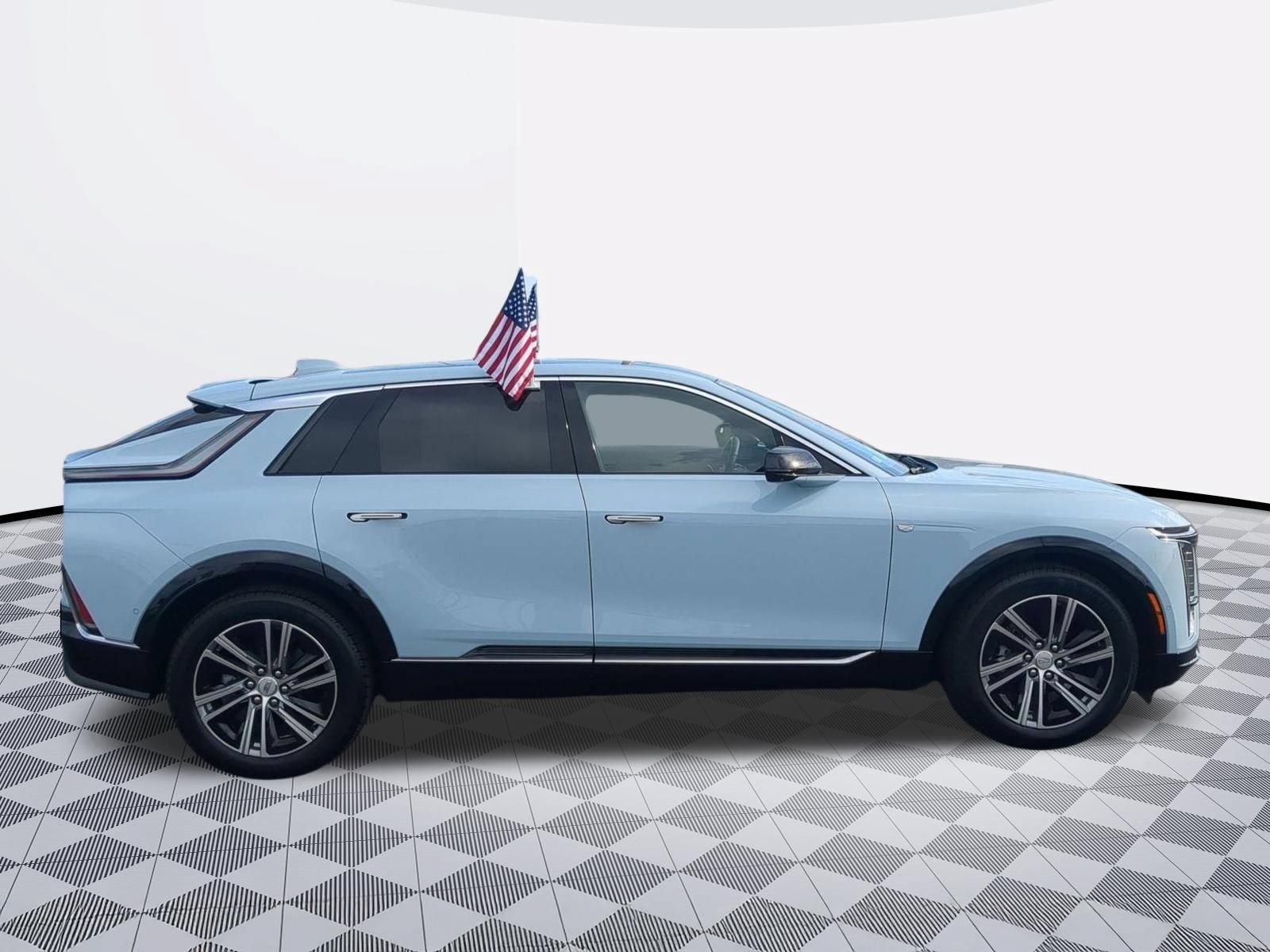 Certified 2024 Cadillac Lyriq Luxury AWD/4WD image 8