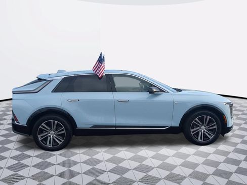 Certified 2024 Cadillac Lyriq Luxury AWD/4WD image 8