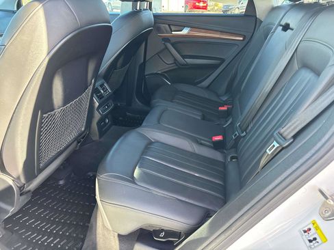 Used 2021 Audi Q5 2.0T Premium w/ Convenience Package image 11