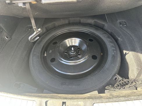 Used 2018 Lincoln Continental Premiere image 29