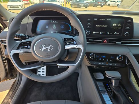 New 2026 Hyundai Elantra SEL Sport Premium FWD image 9