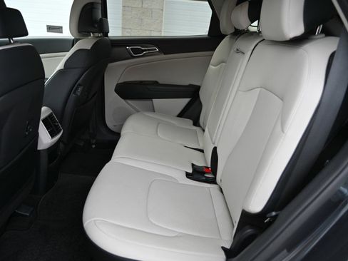 Used 2023 Kia Sportage EX image 19