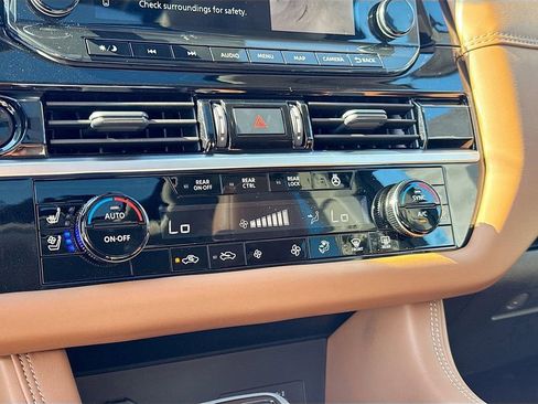 Used 2025 Nissan Pathfinder Platinum w/ Cargo Package image 14