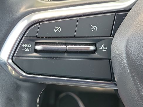 Used 2024 Chevrolet Equinox EV LT FWD image 27