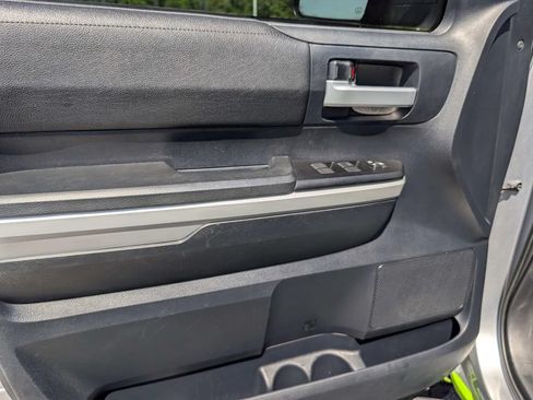 Used 2019 Toyota Tundra SR5 w/ SR5 Upgrade Package AWD/4WD image 15