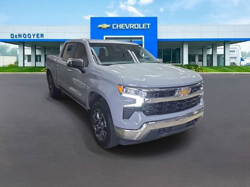 Used 2024 Chevrolet Silverado 1500 LT AWD/4WD image 5