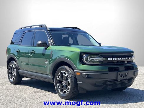 Certified 2024 Ford Bronco Sport Outer Banks w/ Tech Package AWD/4WD image 4