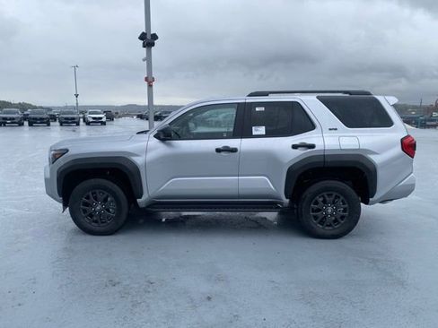 New 2026 Toyota 4Runner SR5 image 7