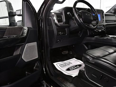 Used 2025 Ford F450 Platinum w/ FX4 Off-Road Package AWD/4WD image 17