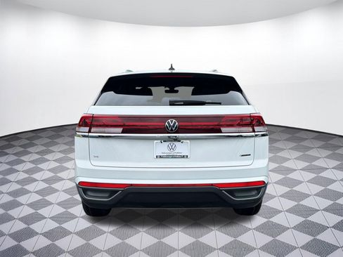 Certified 2024 Volkswagen Atlas Cross Sport SE AWD/4WD image 10