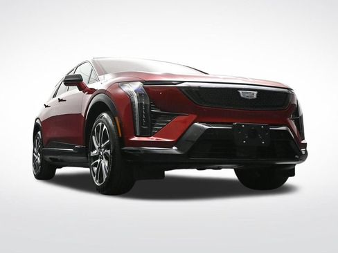 Certified 2025 Cadillac Optiq Sport 1 AWD/4WD image 30