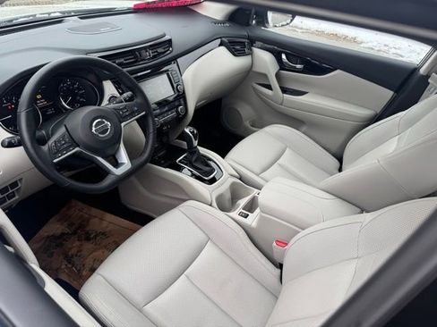 Used 2022 Nissan Rogue Sport SL w/ Premium Package image 19