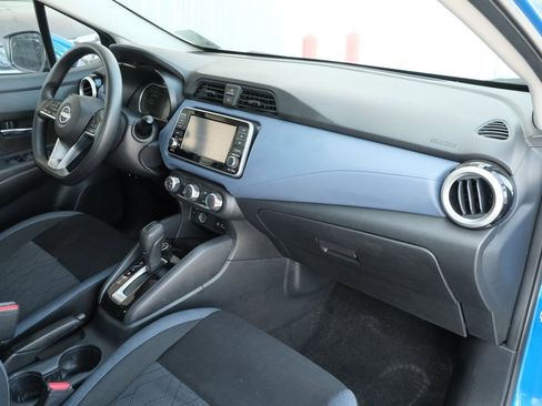 Used 2023 Nissan Versa SV image 17