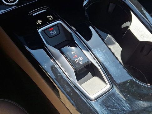 Used 2025 Audi A6 e-tron Premium w/ Ultra Package image 18