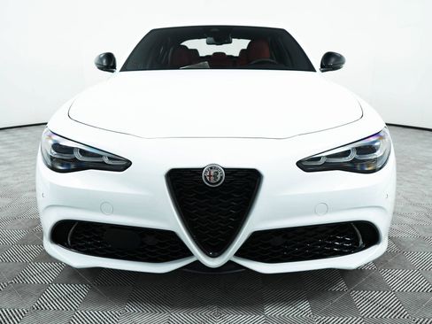 New 2024 Alfa Romeo Giulia Sprint RWD image 2