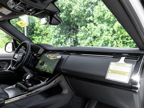 New 2026 Land Rover Range Rover Sport Dynamic SE AWD/4WD image 15