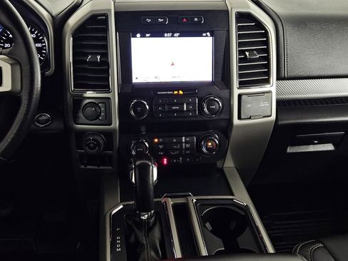 Used 2019 Ford F150 Lariat image 9