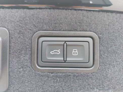 New 2026 Audi A8 L 3.0T AWD/4WD image 14