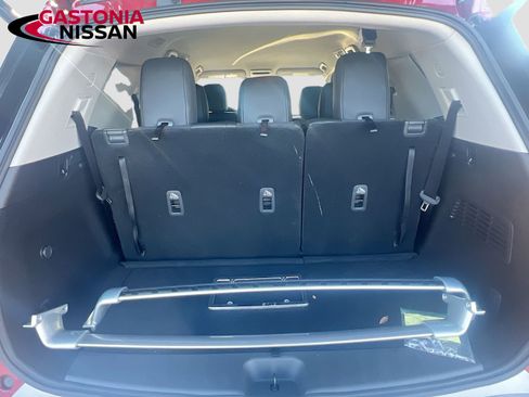 Used 2024 Nissan Pathfinder SL image 35