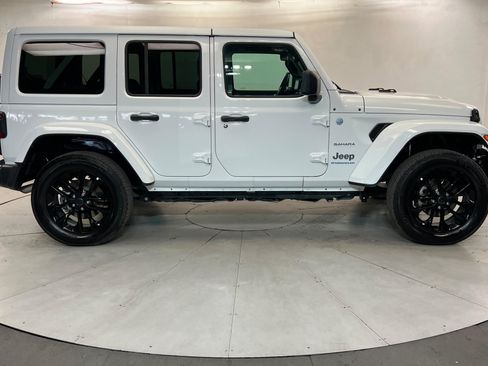 Used 2024 Jeep Wrangler Unlimited Sahara AWD/4WD image 6