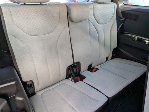 Used 2023 Hyundai Palisade SE image 33