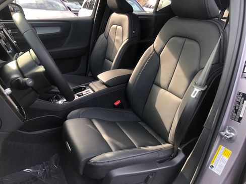 New 2026 Volvo XC40 B5 Ultra w/ Protection Package Premier AWD/4WD image 33