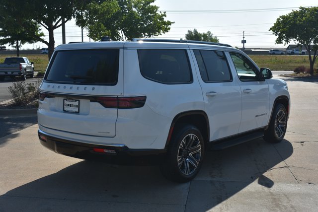 Used 2024 Jeep Wagoneer Series II w/ Flexible Seating Group AWD/4WD image 5