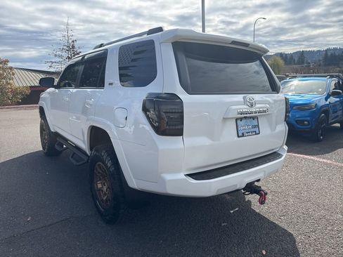 Used 2021 Toyota 4Runner SR5 image 5