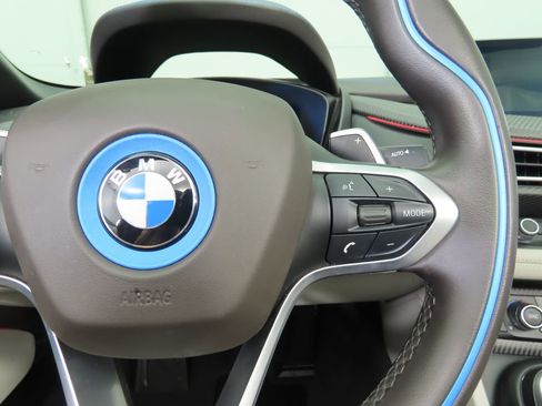 Used 2019 BMW i8 Roadster image 20