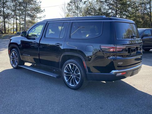 Used 2022 Jeep Wagoneer Series III w/ Premium Group I image 5