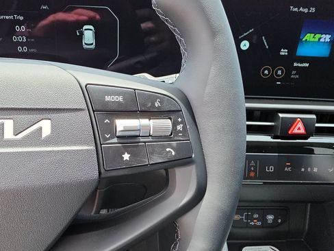 New 2026 Kia Sportage SX FWD image 32