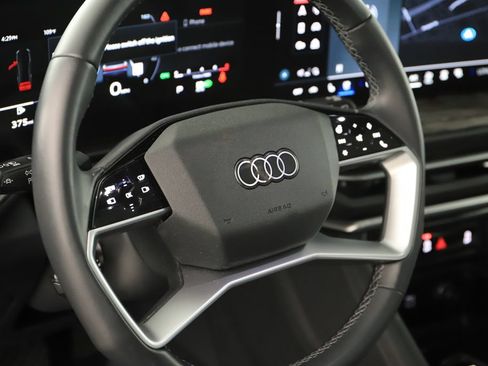 Used 2025 Audi Q5 Prestige AWD/4WD image 16