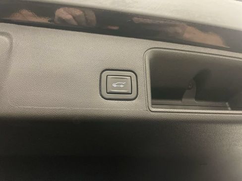 Used 2024 GMC Terrain AT4 w/ GMC Pro Grade Package AWD/4WD image 32