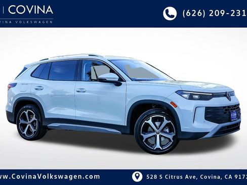 New 2026 Volkswagen Tiguan SE image 1