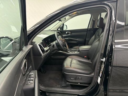 Used 2024 Kia Sorento S image 9