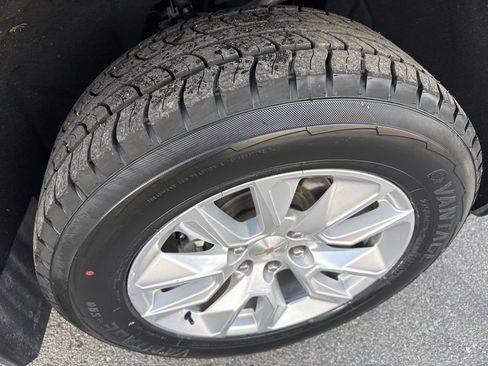 Used 2023 Chevrolet Silverado 1500 Custom image 14