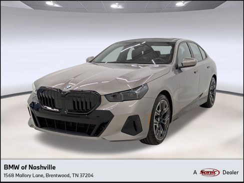 New 2026 BMW 530i RWD image 1