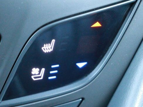 Used 2020 Buick Envision Premium w/ Driver Confidence Package image 17