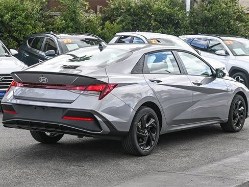 New 2026 Hyundai Elantra Sport image 4