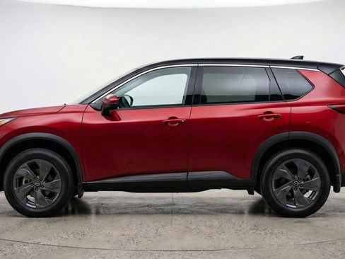 Used 2025 Nissan Rogue SV image 5