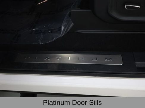 Used 2022 Ford F350 Platinum w/ FX4 Off-Road Package AWD/4WD image 33